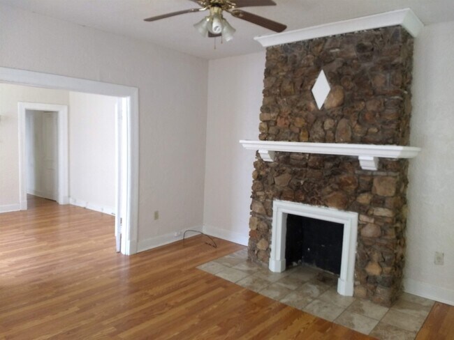 Foto del edificio - 785 East St