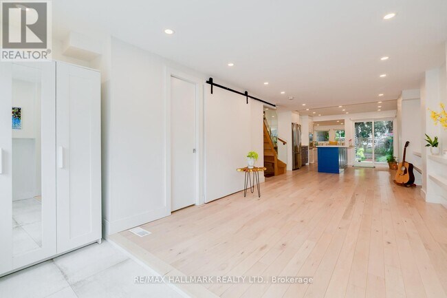 Building Photo - 37 Craven Rd