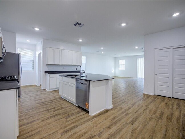 Building Photo - 4 Bedroom 2 Bathroom BRAND NEW HOME!