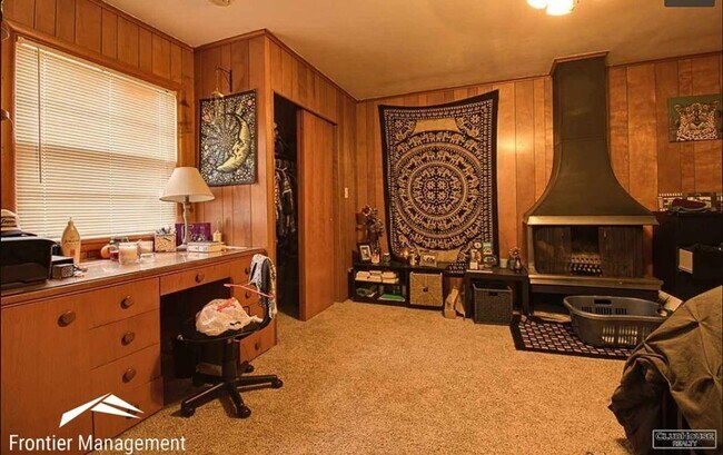 Foto del edificio - 4 Bedroom Home with Amazing Features Avail...