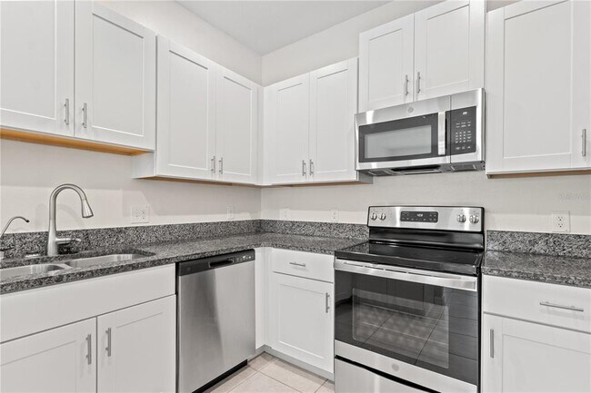 Foto del edificio - 13448 Crest Lake Dr