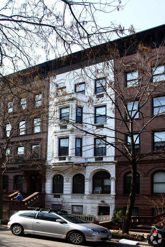 Foto del edificio - 50 W 69th St
