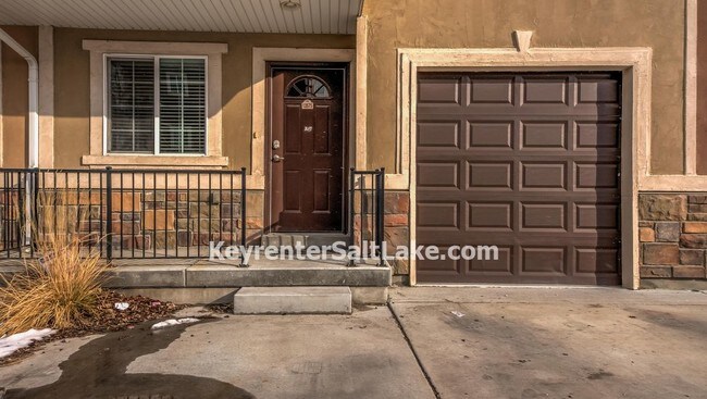 Building Photo - 13575 S Luscerno Dr