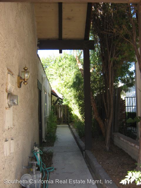 Building Photo - 27041 Rio Prado Dr