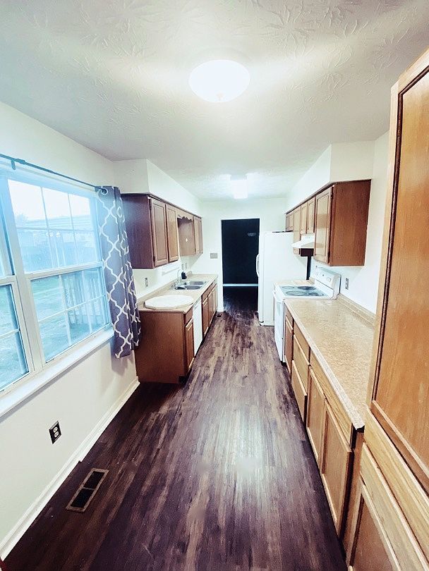 Building Photo - 6037 Newington Ln