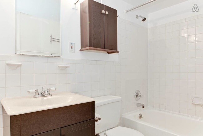 Building Photo - 1508 17th St NW
