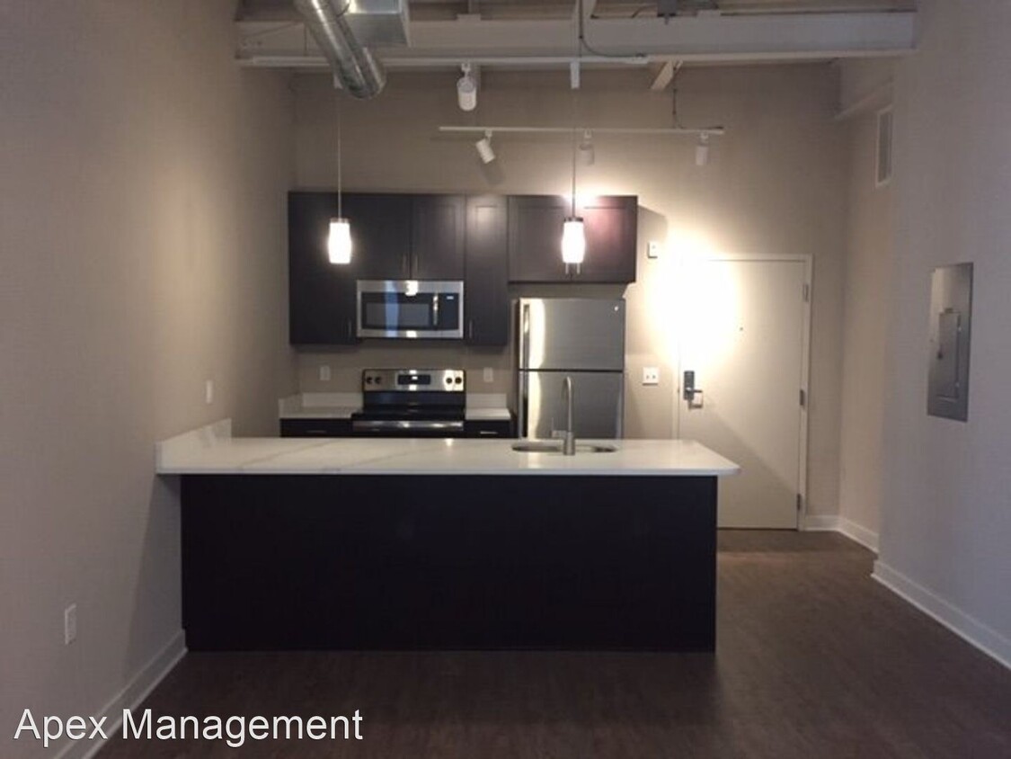 Foto principal - 124-128 W Union Blvd