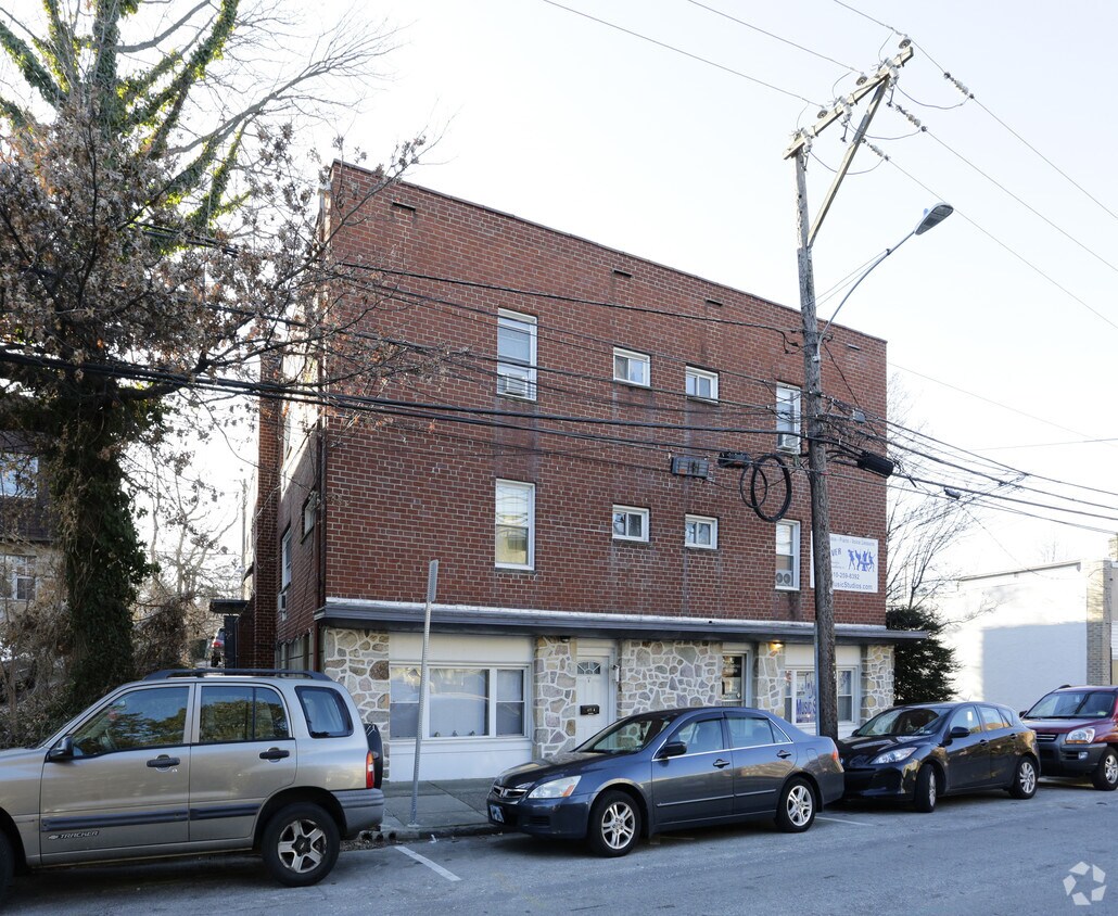 Building Photo - 4100 Woodland Ave