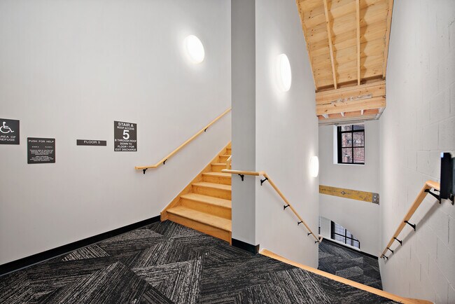 Foto del edificio - 824 Liberty Ave
