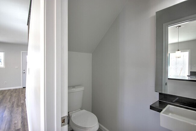 Foto del edificio - 3150-3150 Florine Dr