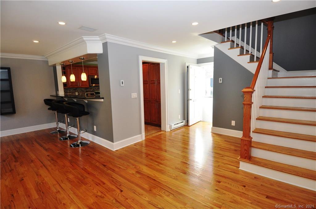Primary Photo - 35 Woodway Rd