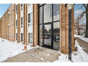 Building Photo - 2525 3rd Ave S