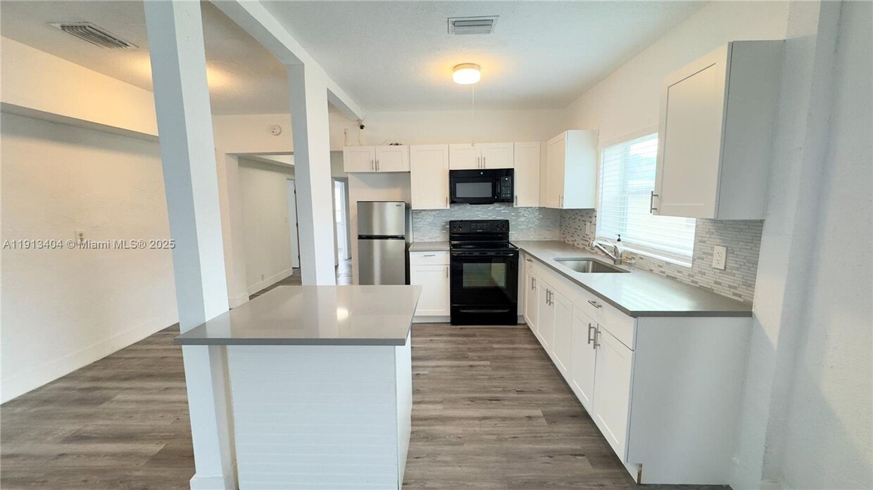 Foto principal - 1176 NW 48th St