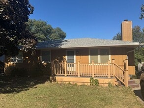 Building Photo - 5500 Hillsdale Dr