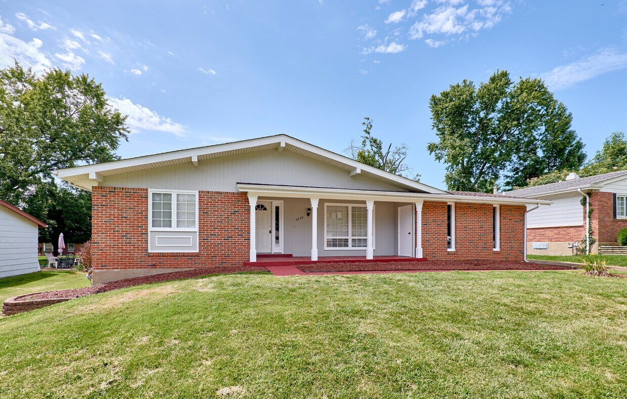 Foto principal - 3830 Thistledown Dr