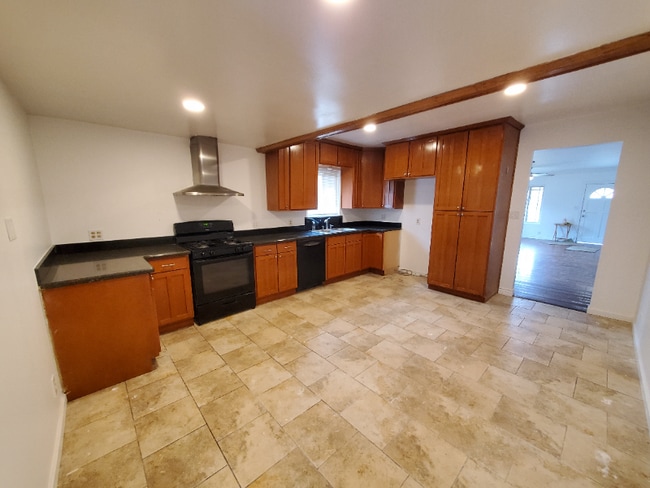 Foto del edificio - 2730 Lime St