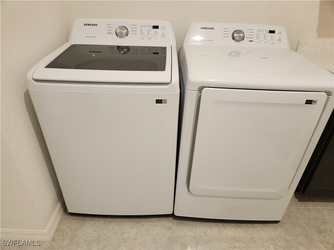 Foto del edificio - 26013 Ocelot Ln