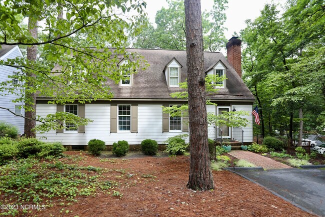 Building Photo - 25 Villagewood Cir