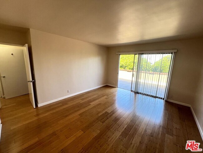 Foto del edificio - 2637 S Centinela Ave