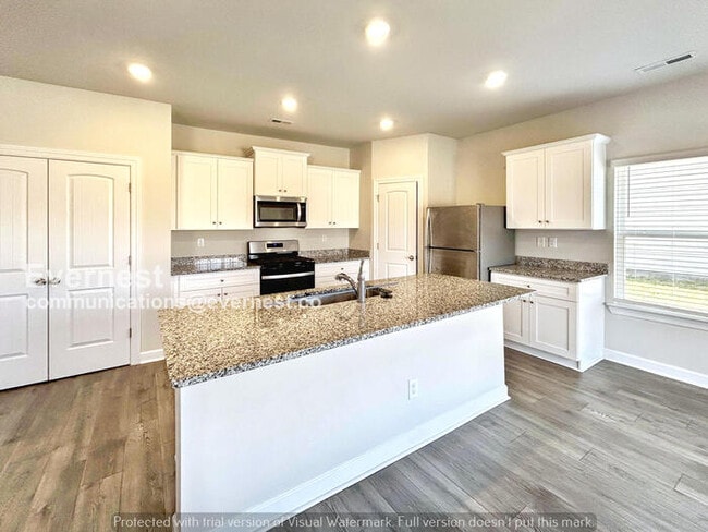 Building Photo - 3251 Quintana Dr