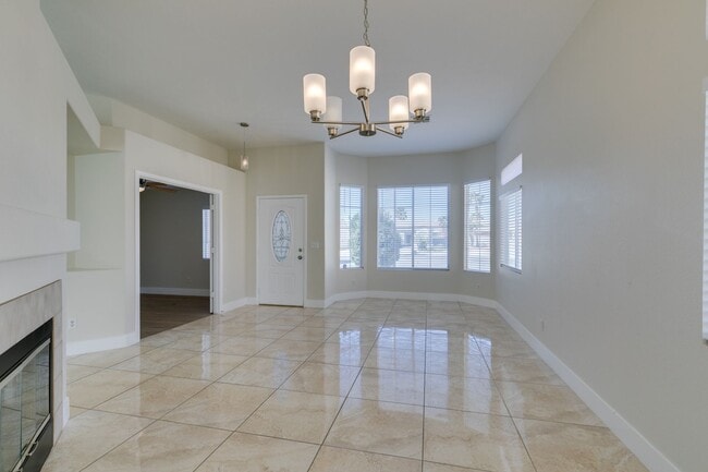 Building Photo - Amazing 3-bedroom home.