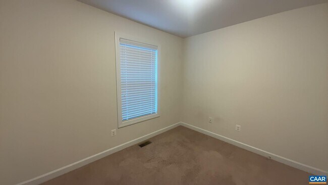 Foto del edificio - 2402 Winthrop Dr