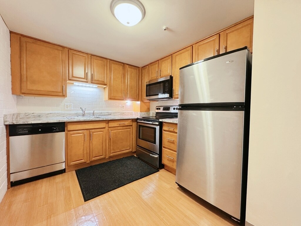 Foto principal - 185 Quincy Shore Dr