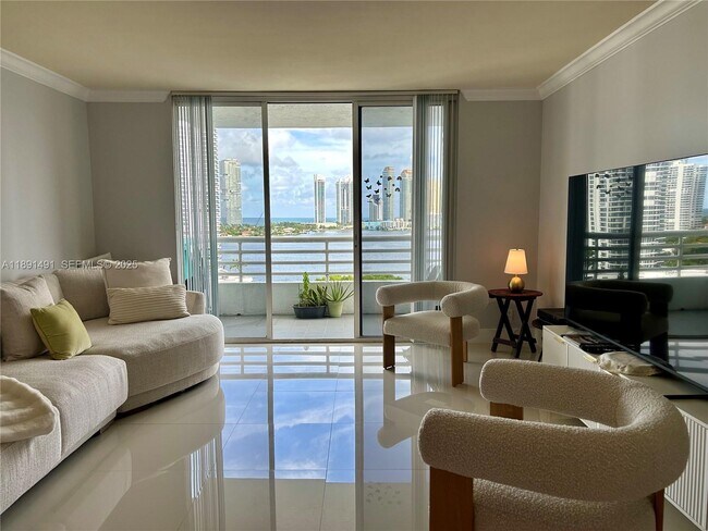 Foto del edificio - 3300 NE 192 St