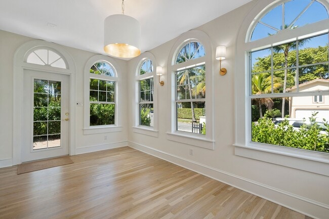 Photo - 224 10th St House