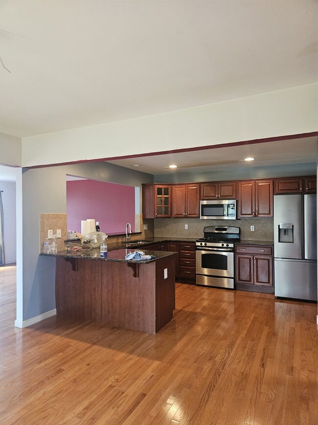 Kitchen - 428 Brigantine Ct