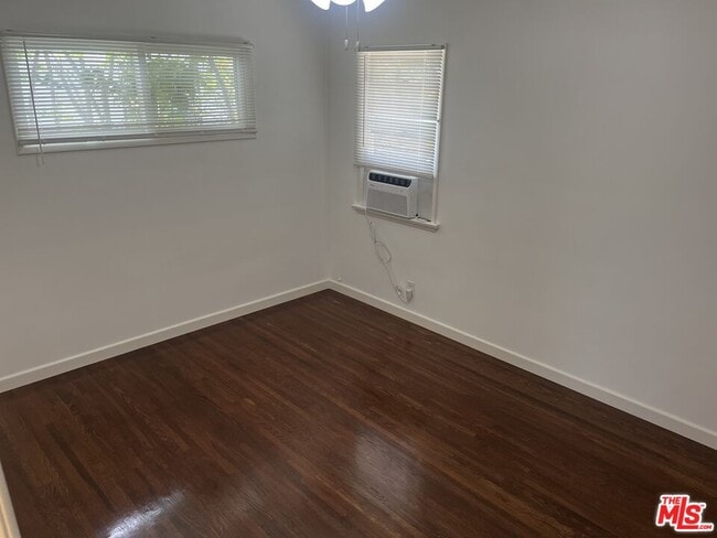 Foto del edificio - 4225 Campbell Dr