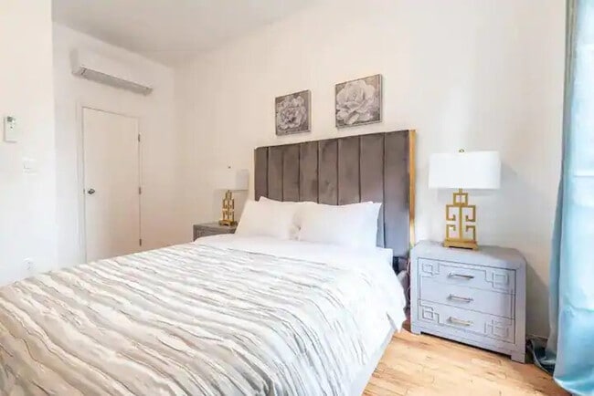 Foto del edificio - 415 W 37th St