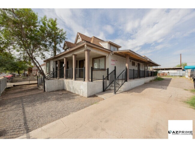 Foto del edificio - FREE FIRST MONTH'S RENT MOVE IN SPECIAL! Modern 2/1 Phoenix Apartment - Comfort &amp; Convenience...