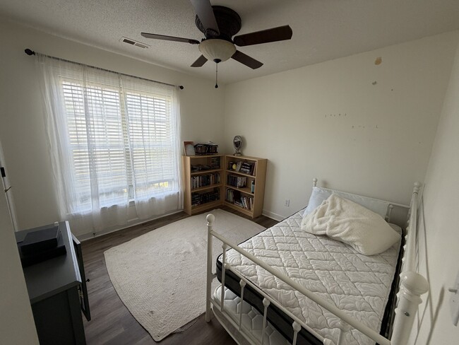 Building Photo - 2385 Wedgewood Dr