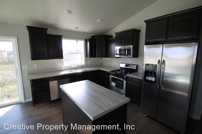 Building Photo - 5 br, 3 bath House - 608 Klein Ave