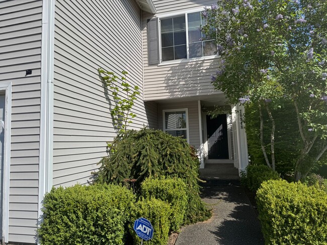 Foto del edificio - Beautiful 3 beds, 2.5 baths 6 minutes to V...