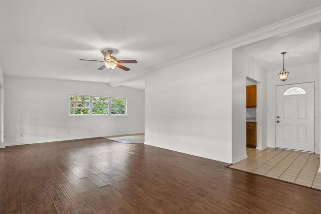 Building Photo - Perfect Winter Park Location