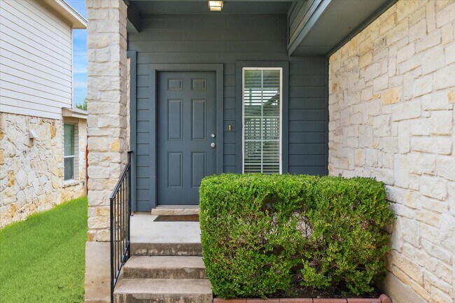 Foto del edificio - 2124 Nestlewood Dr