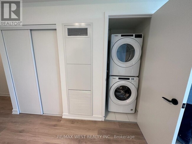 Photo du bâtiment - 409 Wheat Boom Dr.