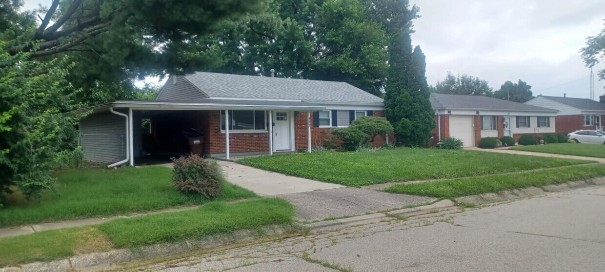 Foto principal - 157 W Goodman Dr