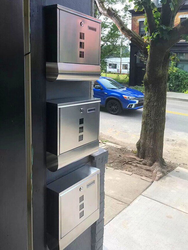 Buzones de correo de calidad comercial - 5316 Butler St