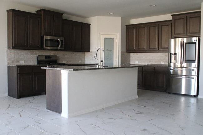 Foto del edificio - 6814 Colony Rd