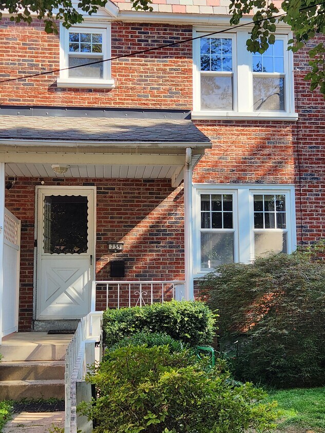 Primary Photo - 735 2nd St