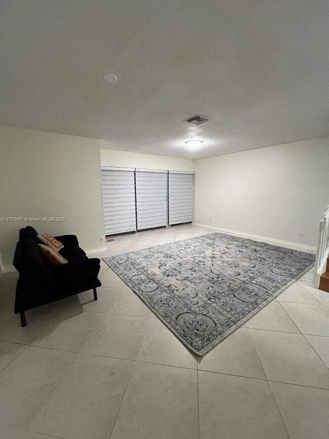 Building Photo - 775 Crystal Lake Dr