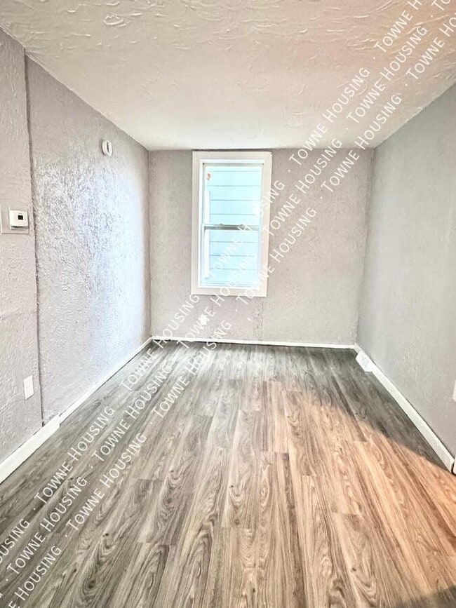 Building Photo - 114 Huetter Ave