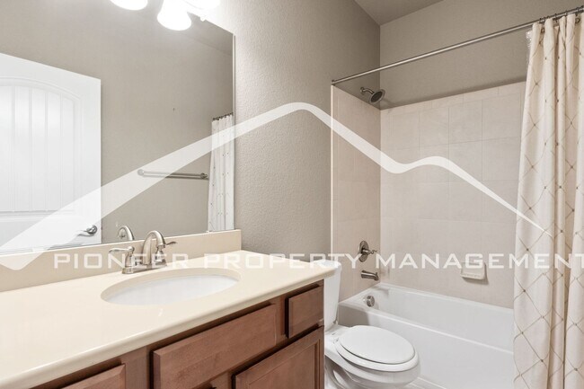 Building Photo - Main-Level Living in Desirable Wolf Ranch ...