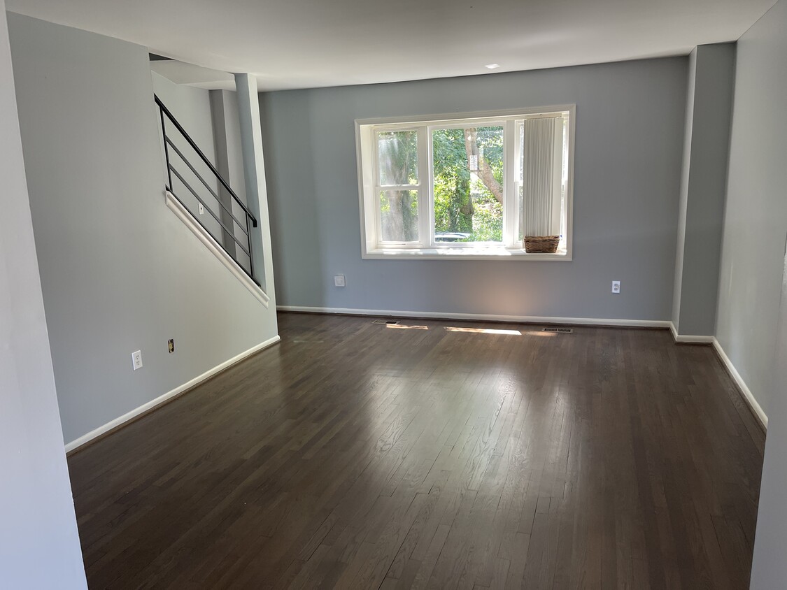 160 Old Enterprise Rd Unit 145, Kettering, MD 20774 Condo for Rent in