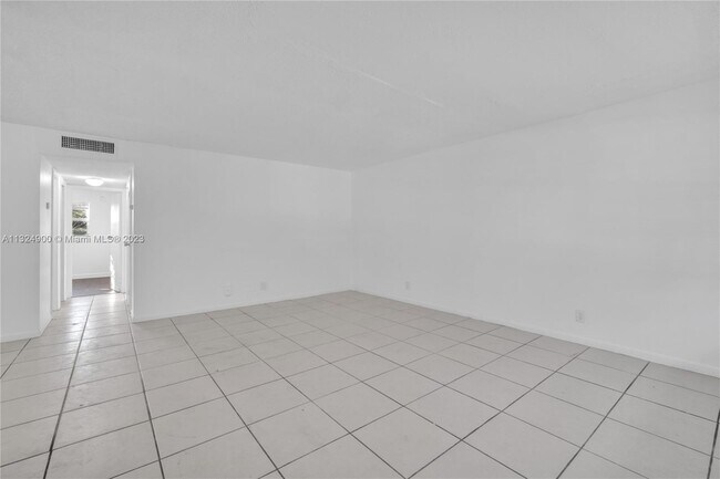Foto del edificio - 4160 NW 21st St