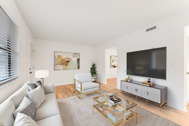 Foto del edificio - Whispering Winds Apartments