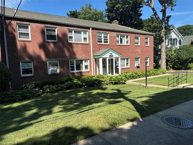 Foto del edificio - 143 Laurel Ave
